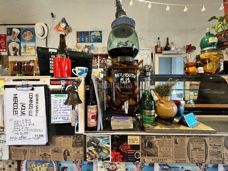 Foto 6ee58a3d-5a78-4d6d-a286-a007bce4e543. Local comercial emprende con éxito! traspaso de la icónica vermutería las vegas en el clot, en Barcelona
