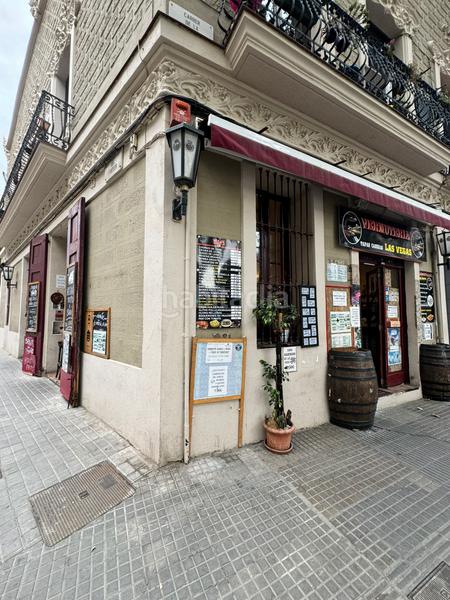 Foto ac088e6e-2653-4ed7-820f-2052ce4e24a4. Local comercial emprende con éxito! traspaso de la icónica vermutería las vegas en el clot, en Barcelona