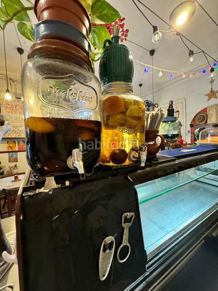 Foto d1c288c3-6362-4fb2-b024-c26deb6ade82. Local comercial emprende con éxito! traspaso de la icónica vermutería las vegas en el clot, en Barcelona