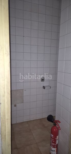 Foto fc6b725f-ded6-4eba-b431-db99a4ee6b8a. Local comercial a Centre Castelldefels