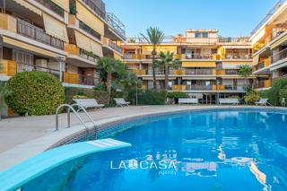 Attique à Baixador. Ático exclusivo con terraza de 100 m y vistas al mar y montaña