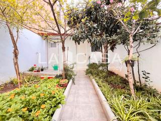 Casa  Carrer de don pelayo. Dúplex reformado en la salut con amplios espacios exteriores!