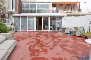 Etagenwohnung in Carrer de lleida 3. Piso de 160 m2 reformado con gran terraza privada de 50 m2 y bal