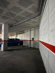 Parking coche en Llefià. Amplia plaza de parking en el barrio de llefià! oportunidad en l