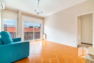 Etagenwohnung in Centre. Piso en montemar  luz, espacio y ubicacin en castelldefels