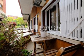 Appartamento in Guinardó. Piso luminoso de 4 habitaciones y 2 baños junto al parc del guin
