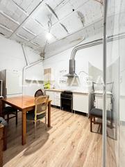 Local commercial  Carrer de les monges. Local en venta en sant adrià de besòs  amplio, versátil y bien c