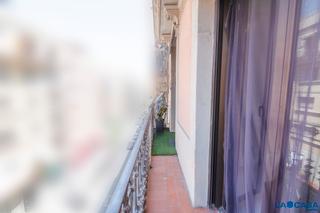 Etagenwohnung  Carrer nou de la rambla. Piso con esencia modernista y gran potencial en poble sec altura