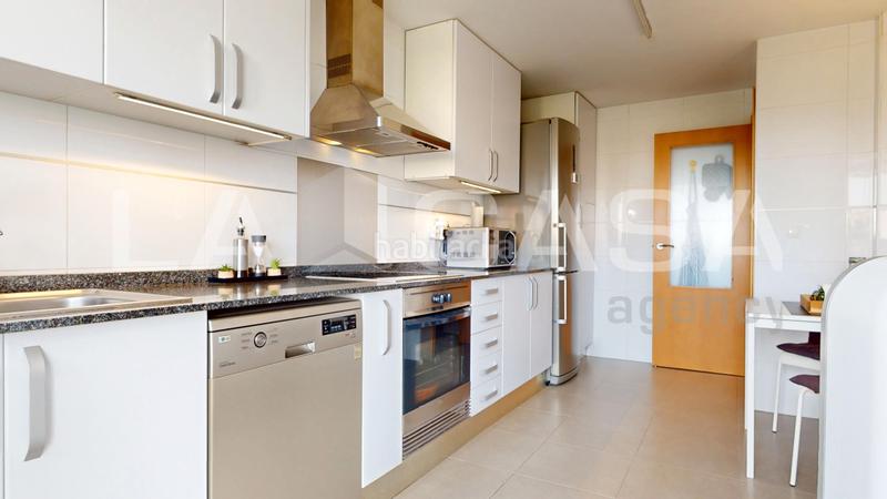 Foto f6b33c93-d33c-46ca-92eb-24f3d935c06d. Etagenwohnung mit parking in Santa Rita Paterna
