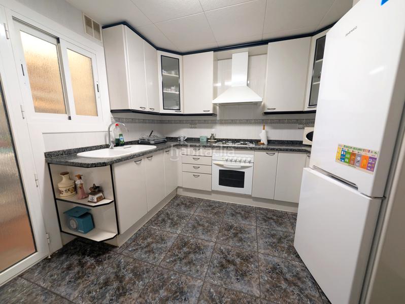 Foto f7d5a214-e96a-4cc2-932a-892a719d05e1. Piso  exterior con terraza y vistas al parque 3 habitaciones dobles, patio privativo y excelente distribución en Pineda de Mar