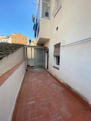 Etagenwohnung in Sant Ramon - Maternitat. Muy luminoso con terraza privada en les corts