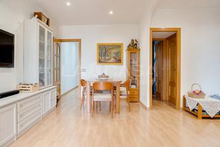 Appartement à Sanfeliu. Piso reformado con 2 balcones  listo para entrar a vivir