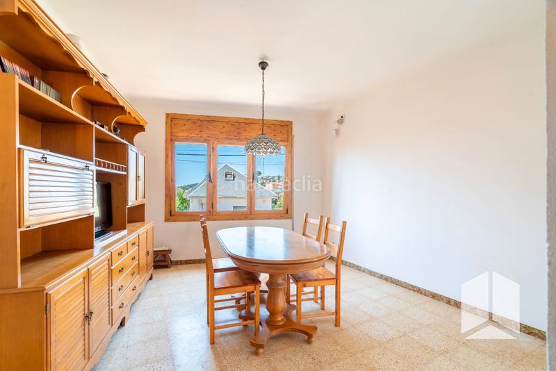 Foto ad8db634-1582-41c7-996f-d53549ea76e6. Casa  unifamiliar con piscina en parcela de 275m en Viladecans