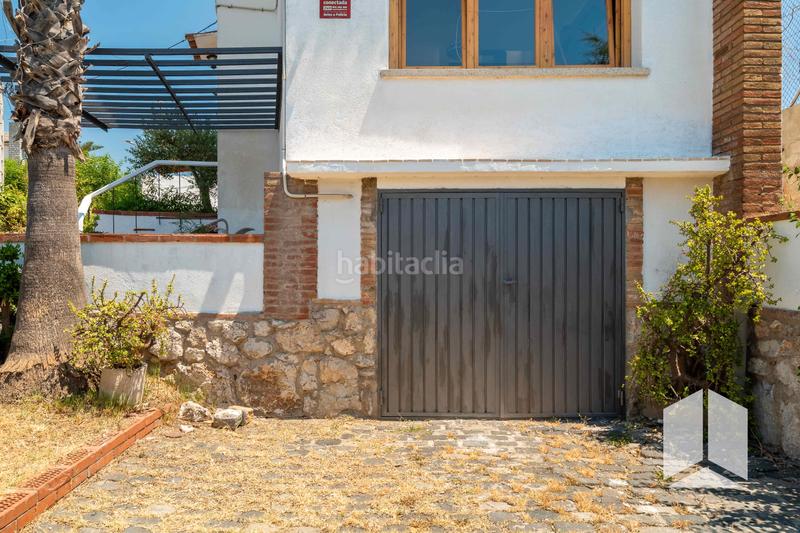 Foto d48de999-5a84-4f48-93d2-14e73ed1bf8e. Casa  unifamiliar con piscina en parcela de 275m en Viladecans