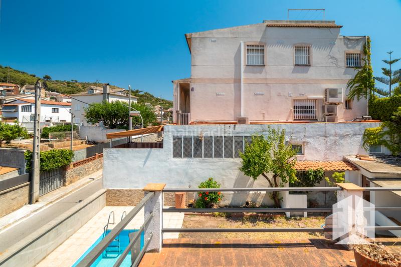 Foto fe3db212-4d75-4567-b5d0-d1de36a24dbc. Casa  unifamiliar con piscina en parcela de 275m en Viladecans
