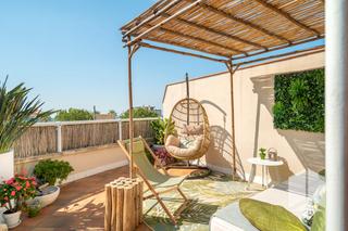 Duplex à Baixador. La casa agency presenta en exclusivaático dúplex en lluminetes