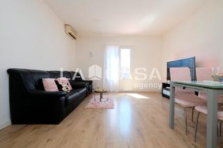 Appartement à Vilapicina - Torre Llobeta. Piso exterior reformado en plaza virrei amat  4 habitaciones y g