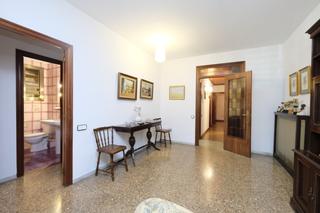 Appartement à La Verneda - La Pau. Amplio piso de 4 habitaciones y 2 baños en rambla prim  ideal pa