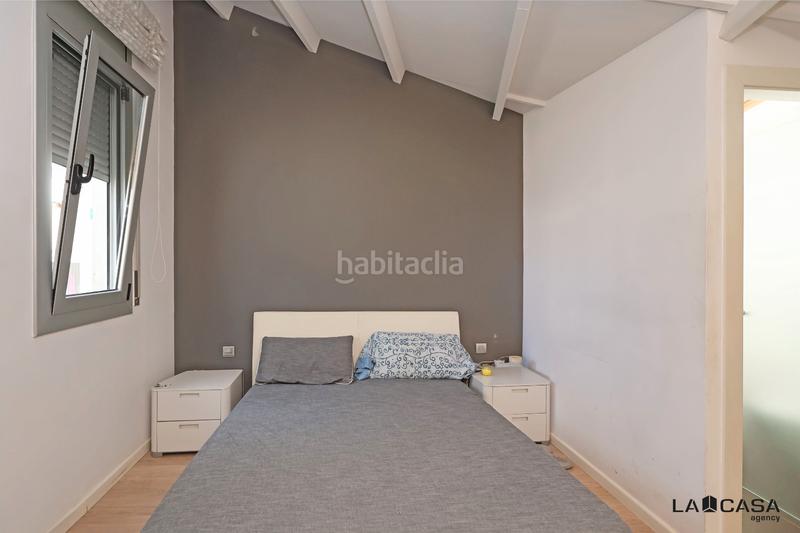 Foto 06ec2e9f-9f61-4780-968f-517c48fd5ab9. Piso ático con terraza privada en finca seminueva con ascensor 75 m 12 m de terraza en Barcelona