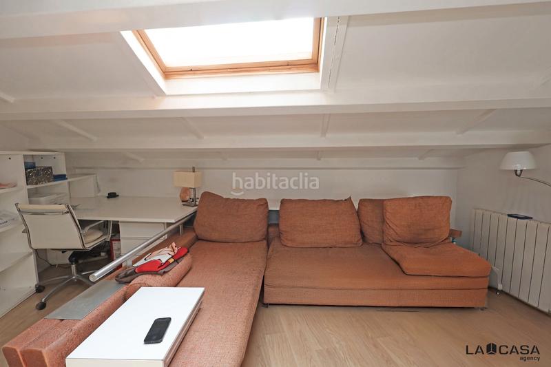 Foto 2277fcdb-36c0-46aa-b995-71eefe8dad9b. Piso ático con terraza privada en finca seminueva con ascensor 75 m 12 m de terraza en Barcelona