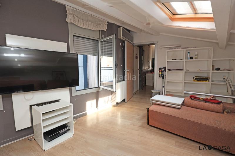 Foto ee4f04ac-b90c-414d-96f2-27b2e73151cb. Piso ático con terraza privada en finca seminueva con ascensor 75 m 12 m de terraza en Barcelona