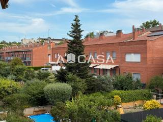 Casa adossada  Carretera ronda sud. Casa adosada con jardín privado y garaje para 4 coches en granol