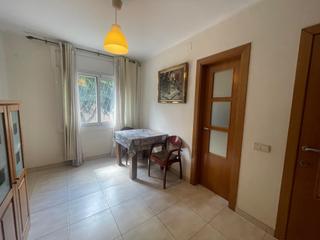 Pis a Centre. Gran oportunidad! propiedad con local, vivienda y sótano en zona