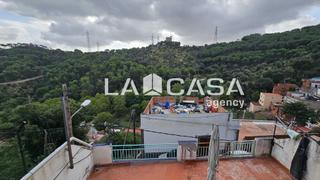 Casa a Torre Baró. Casa con jardín y terrazas en torre baró  espacios exteriores y