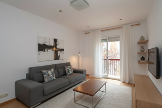Appartement  Carrer de la palma. Piso con balcón, ascensoy y 4 habitaciones con gran potencial en