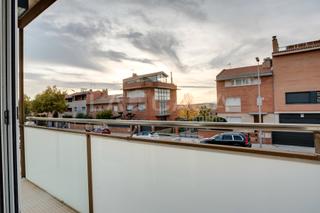 Casa adossada a Roca del Vallès (La). Espectacular casa adosada reformada con acabados de alta calidad