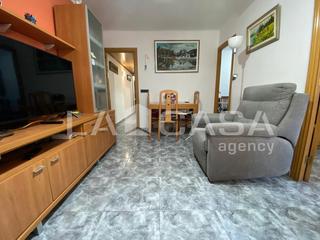 Appartement à Fondo. Acogedor piso en planta baja con acceso adaptado en santa coloma