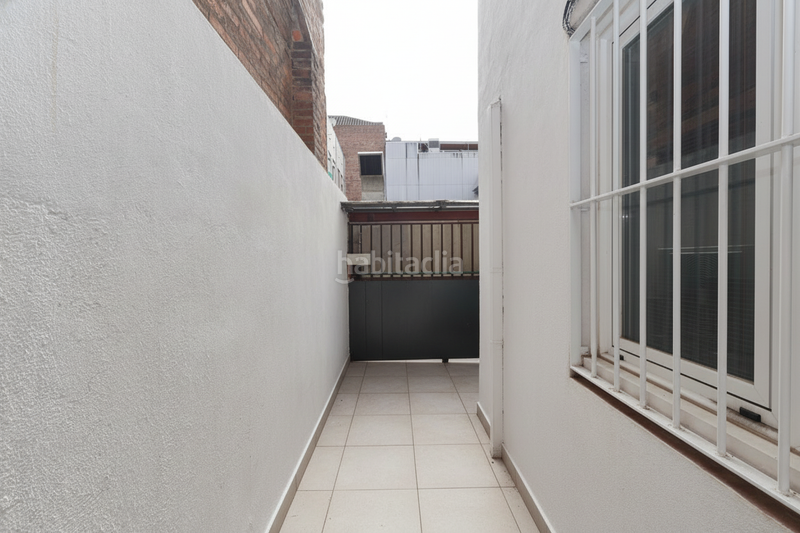 Foto 8b4e0481-3f7a-4834-ad7b-61218a2a68ed. Piso entresuelo diáfano y luminoso con patio privado Santa Eulàlia, lhospitalet de llobregat en Hospitalet de Llobregat (L´)