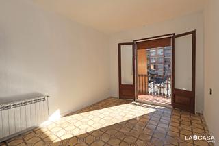 Pis  Gran via de les corts catalanes. Piso luminoso con balcón soleado en finca regia  gran via  urgel