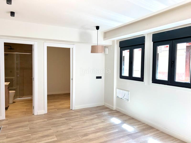 Foto 27ad2939-61a2-4e26-a598-d11dbb857ece. Local comercial a Vilapicina - Torre Llobeta Barcelona