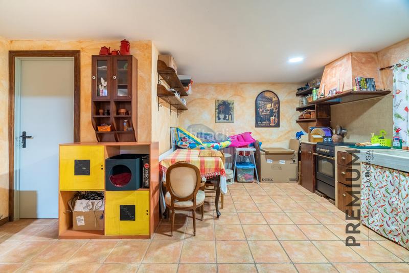 Foto c7c23973-195f-43c8-8e80-cf84e0d16837. Maison avec chauffage parking piscine dans Begues