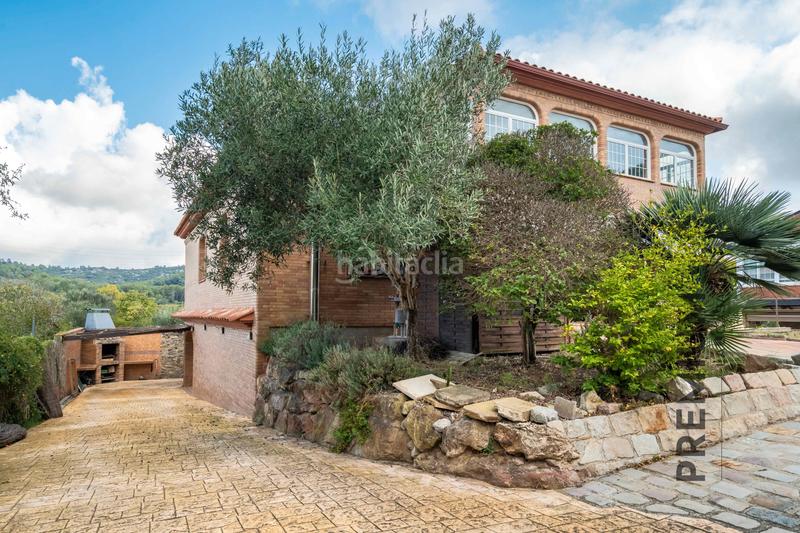 Foto ef73e76a-86cb-46d7-ac6d-5b728501be40. Maison avec chauffage parking piscine dans Begues