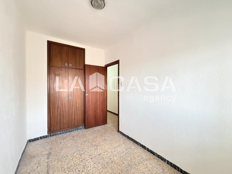 Foto c759e7b0-80e0-48e7-8d53-be5811cbc3f1. Attico in Prosperitat Barcelona