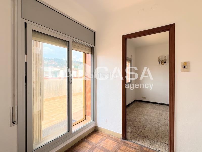 Foto eab90076-3965-4104-9561-4d492ed39967. Attico in Prosperitat Barcelona