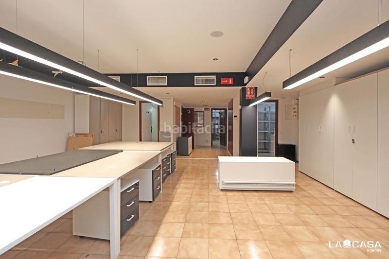 Foto 830c422e-4fd6-427b-9a75-186b1332f32b. Local commercial dans El Poble Sec - Parc de Montjuïc Barcelona