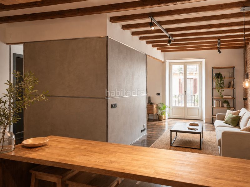 Foto c6e43fef-2d8f-4912-bd25-8e1c050df80f. Loft a Raval Barcelona