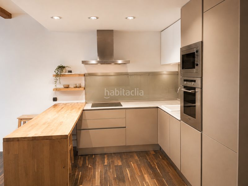 Foto ec0cff0b-0950-40e6-9548-8a290c9502a9. Loft a Raval Barcelona