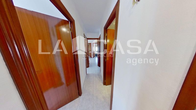 Foto eaed8187-1eda-49d3-92a0-da999b43aec1. Pis a La Verneda - La Pau Barcelona