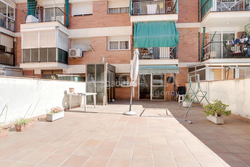 Foto 8d4943b1-7c7a-4497-9669-2731c9f55f91. Pis a Provençals del Poblenou Barcelona