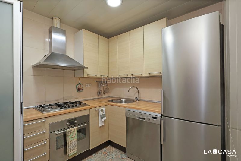 Foto b7a467ad-6278-43a9-82bb-8ab70d203e57. Pis amb calefacció a Fort Pienc Barcelona