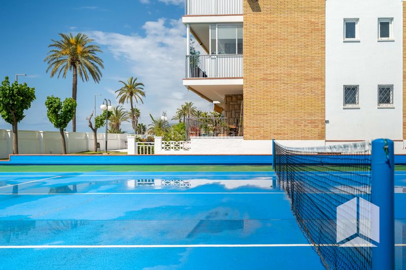 Foto 16600b1a-fbf2-4ba1-9b51-2d994901e52c. Pis amb aparcament piscina a Baixador Castelldefels