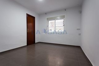 Piso en La Florida. Piso de 2 habitaciones en enginyer moncunill, lhospitalet