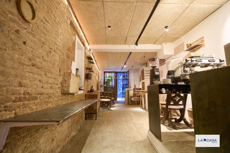 Foto 0da4077e-b0cb-43e4-b5d6-1890bcfc2a8f. Local comercial a St. Pere - Sta. Caterina - El Born Barcelona