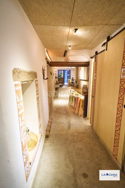 Foto afeafe60-59ce-45bc-a228-809f31a7c733. Local comercial a St. Pere - Sta. Caterina - El Born Barcelona