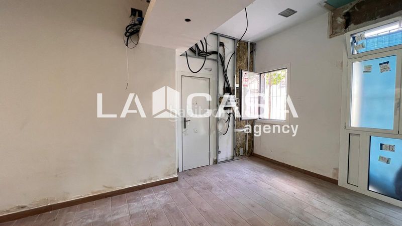 Foto f353863d-bb9d-4d2a-a506-7fee82b58835. Local comercial a Prosperitat Barcelona