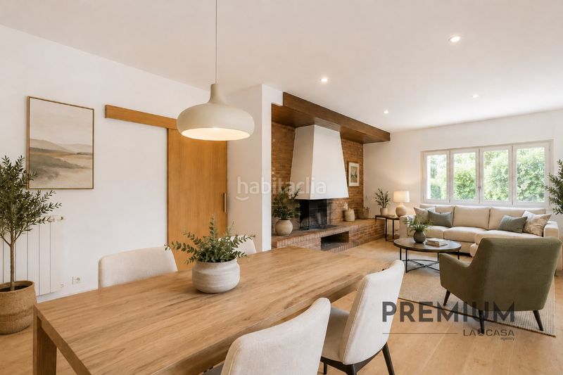 Foto 134b80ab-d6a4-4080-9222-c3114b673828. Casa amb aparcament a Granvía-Mar Castelldefels